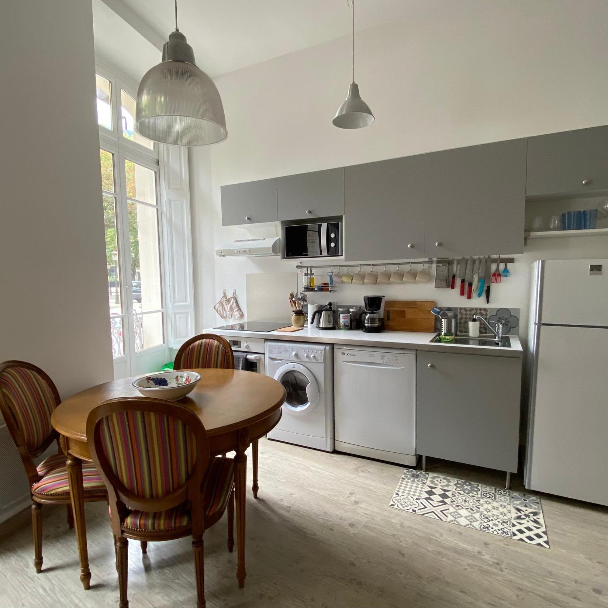 Ground Floor - Hauseman Building Close To Thermes Bagnères-de-Luchon Esterno foto